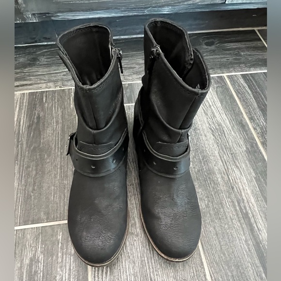NWT SO Black Boots - Picture 5 of 9